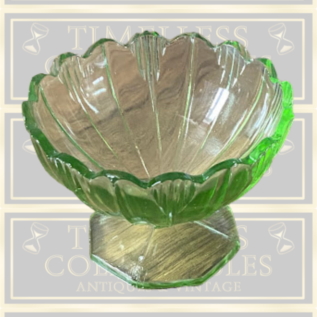 Vintage Art Deco 30's Green Glass Dessert Bowl