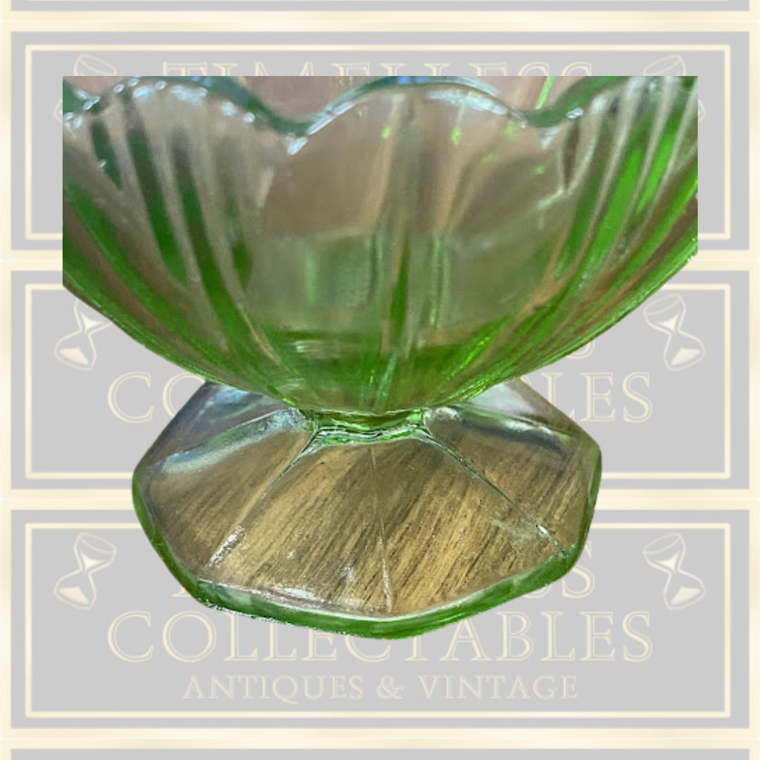 Vintage Art Deco 30's Green Glass Dessert Bowl