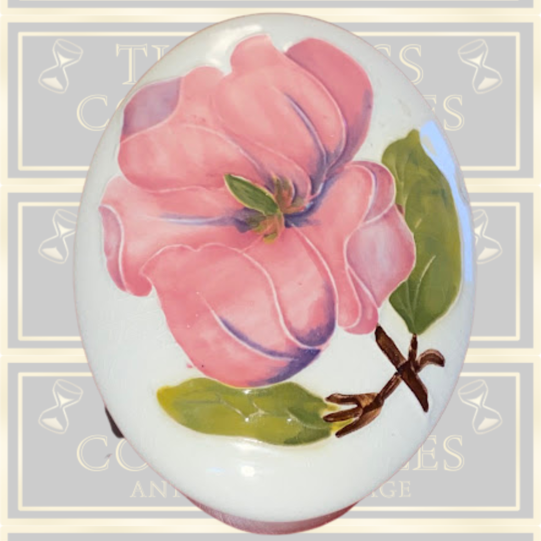 Moorcroft Pottery Magnolia Covered Trinket Box