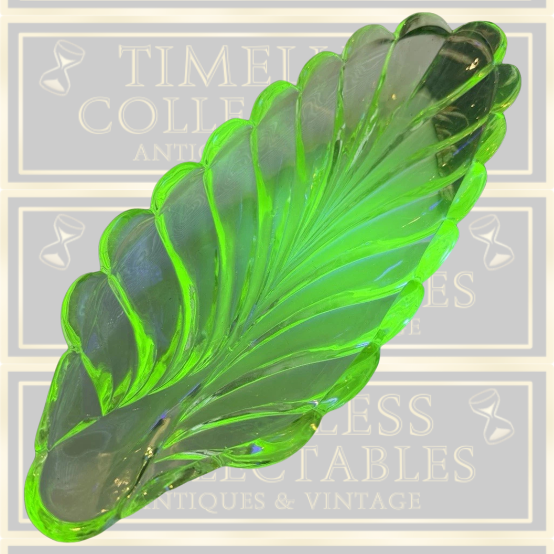 Vintage Large Art Deco Uranium Leaf Glass
