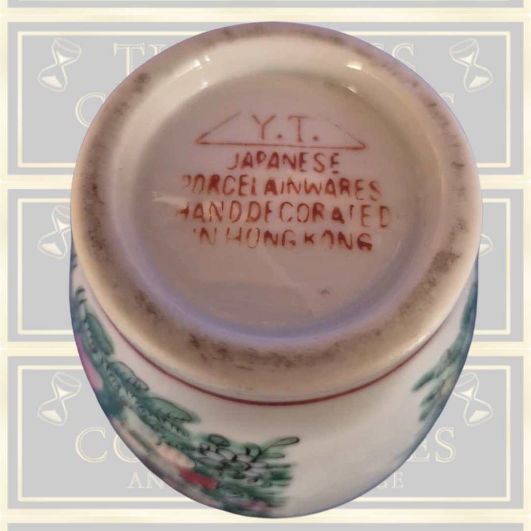 Vintage Chinese famille rose Ceramic Glazed Vase